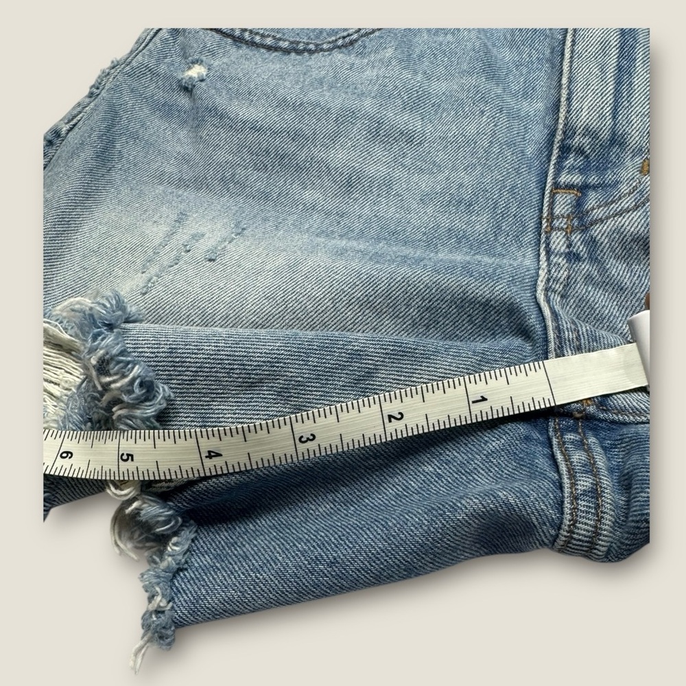 Madewell 4.5 inch relaxed fit raw hem distressed jean shorts size 25 - Picture 9 of 10